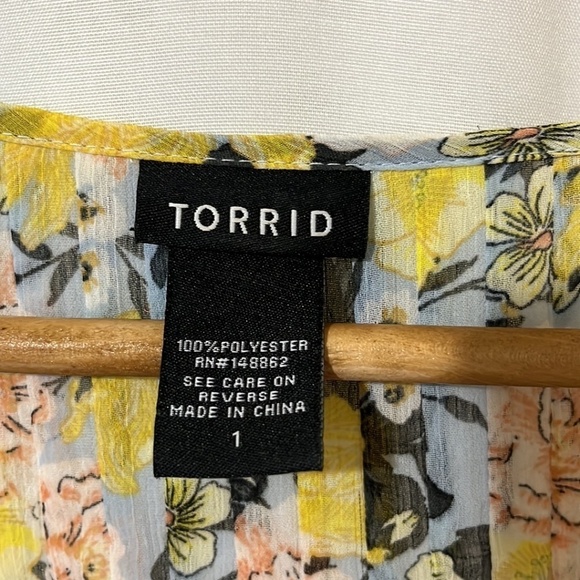 Torrid Floral Oversized Sheer Top - Picture 2 of 4